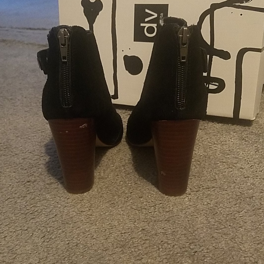 booties - Picture 3 of 4